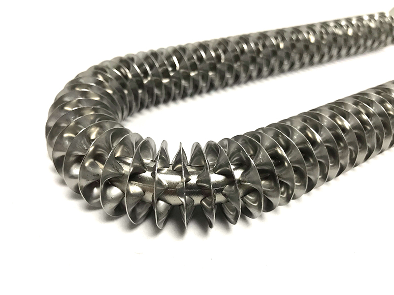 U-f&ouml;rmiger Rohrheizk&ouml;rper mit gedrehten Rippen